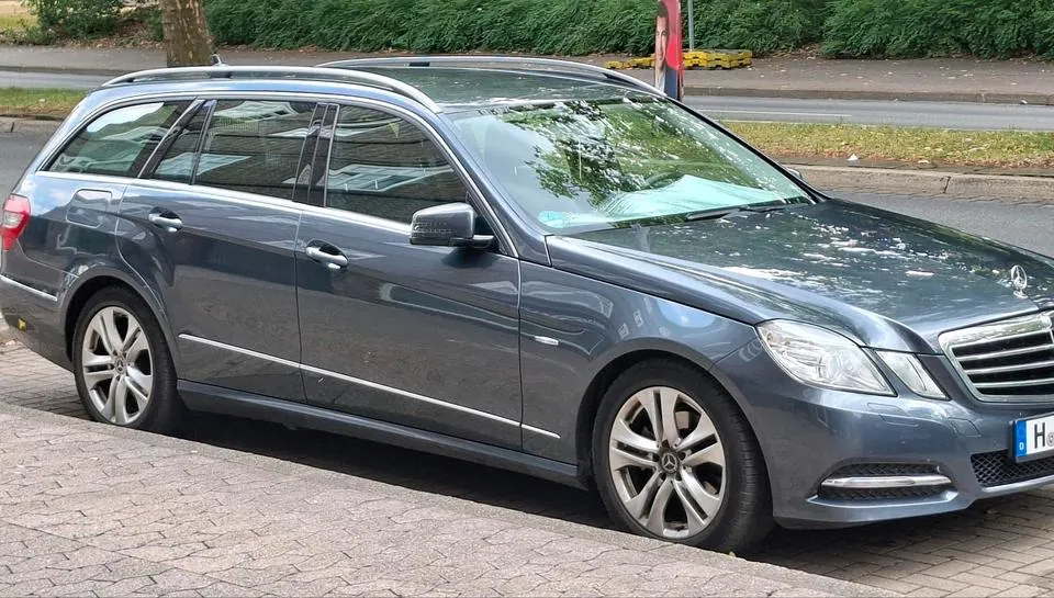Mercedes-Benz E 220 Avantgarde