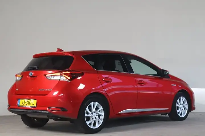 Toyota Auris 2016 photo 2