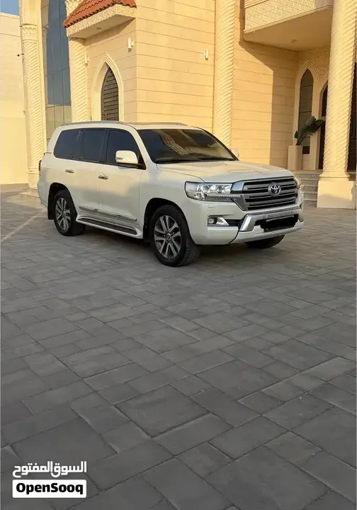Toyota Land Cruiser Gxr 2017 photo 2