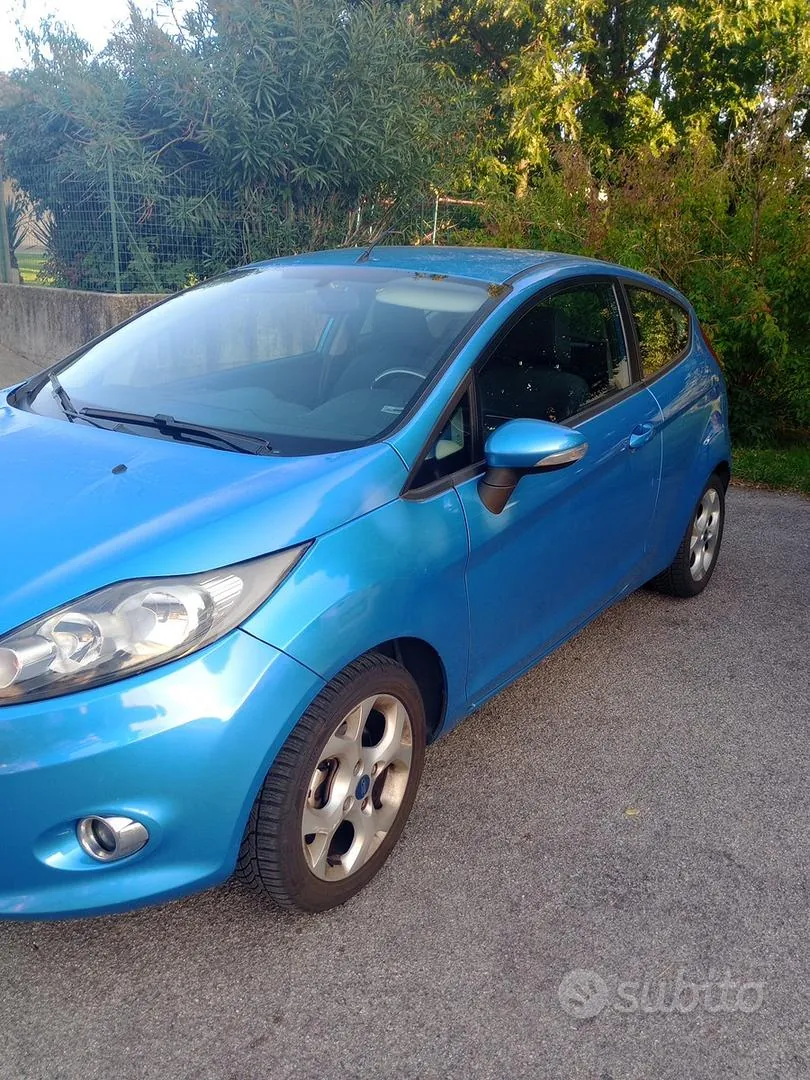 Ford Fiesta 2011 photo 4