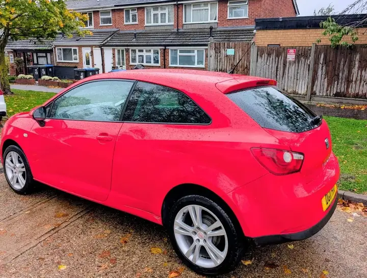 Seat Ibiza 2011 photo 4