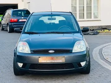 Ford Fiesta 2004 photo 2