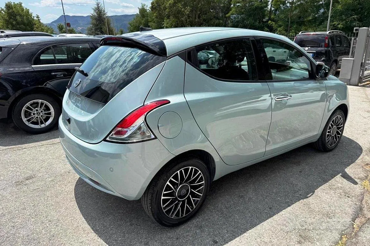 Lancia Ypsilon 2024 photo 5