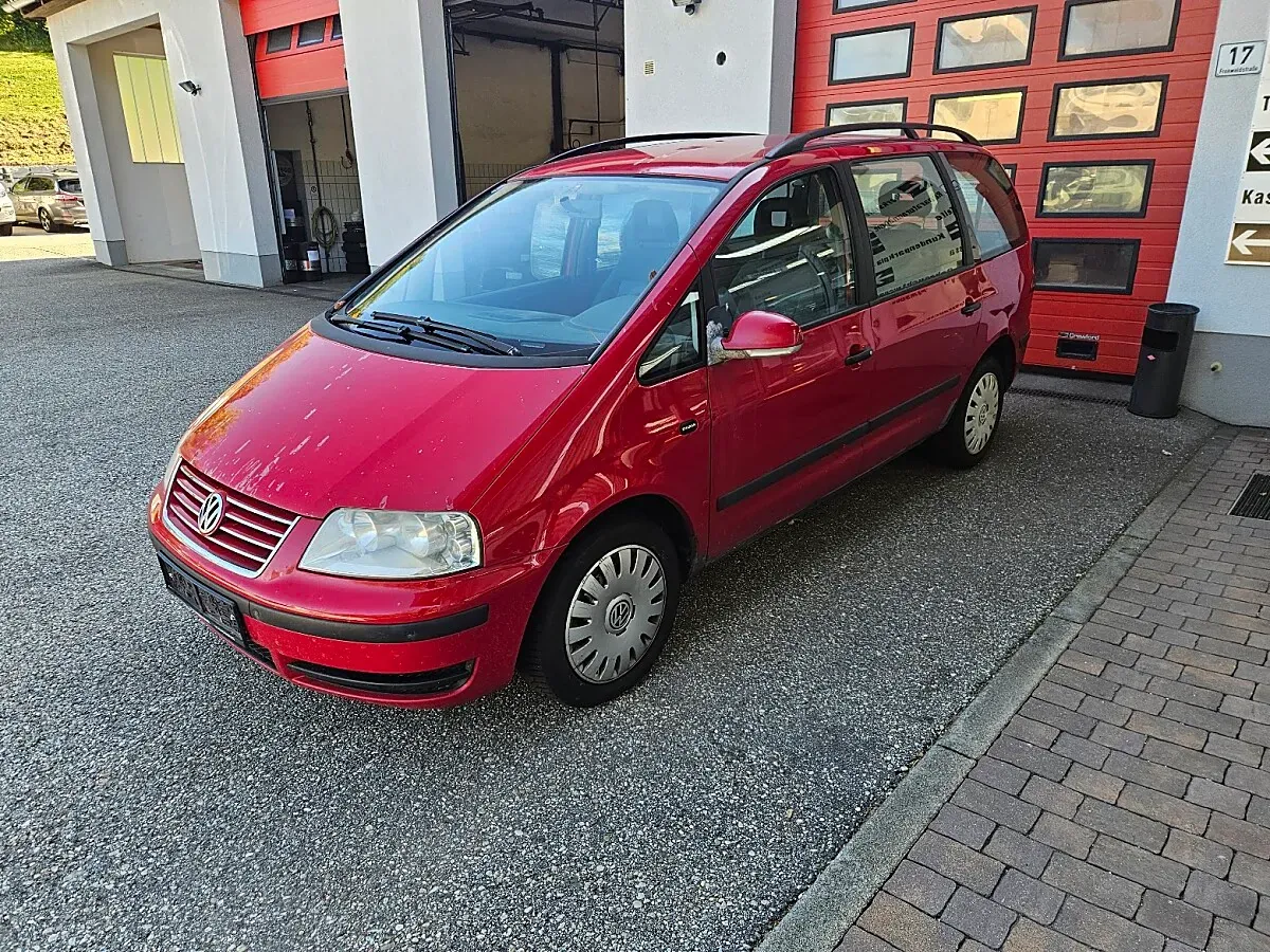 Volkswagen Sharan 2009 photo 2