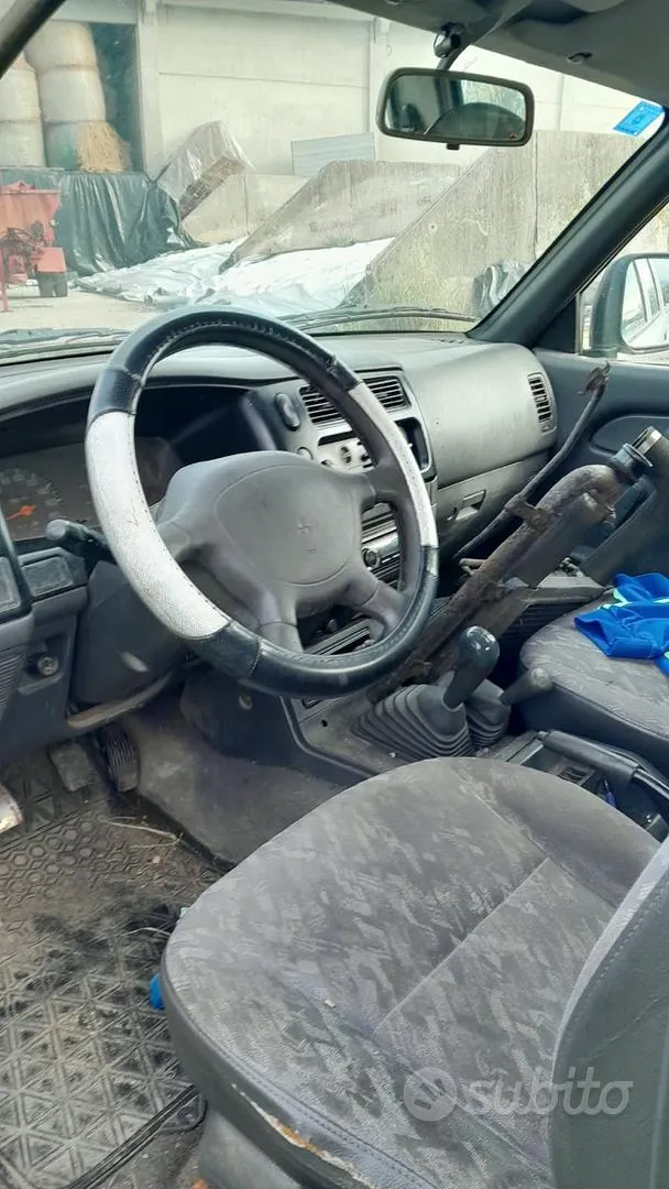 Mitsubishi L200 2001 photo 4