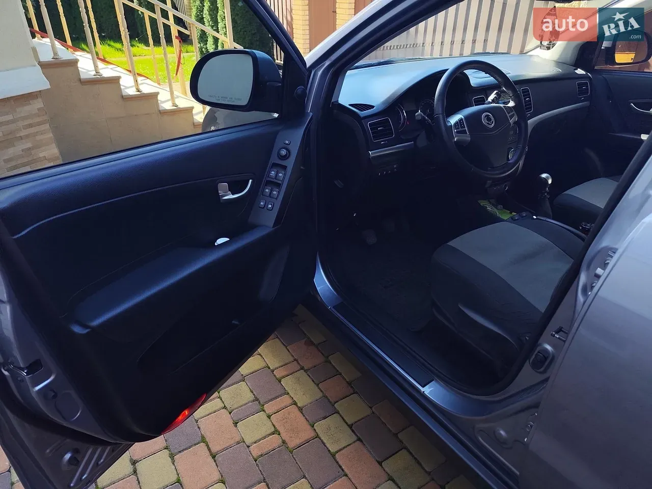 KG Mobility Korando 2012 photo 5