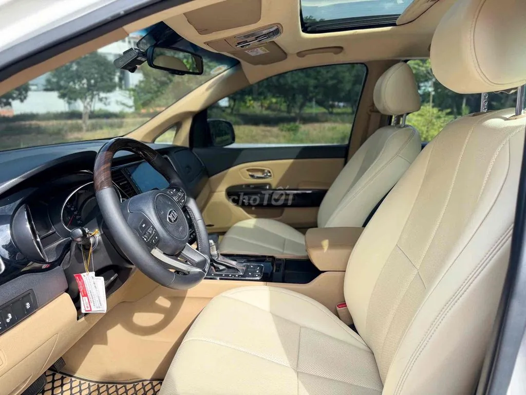 Kia Sedona 2018 photo 4