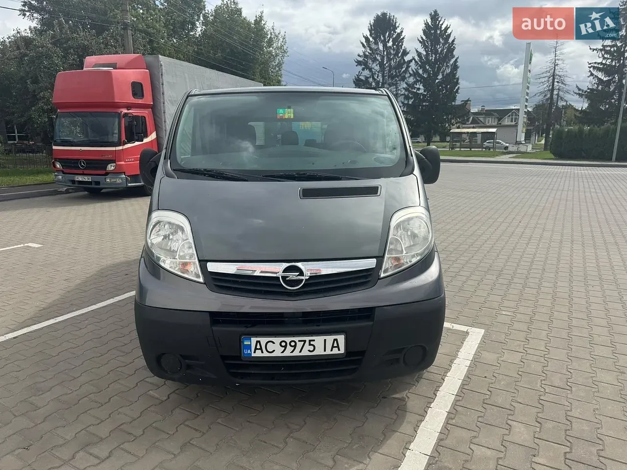 Opel Vivaro 2012 photo 3