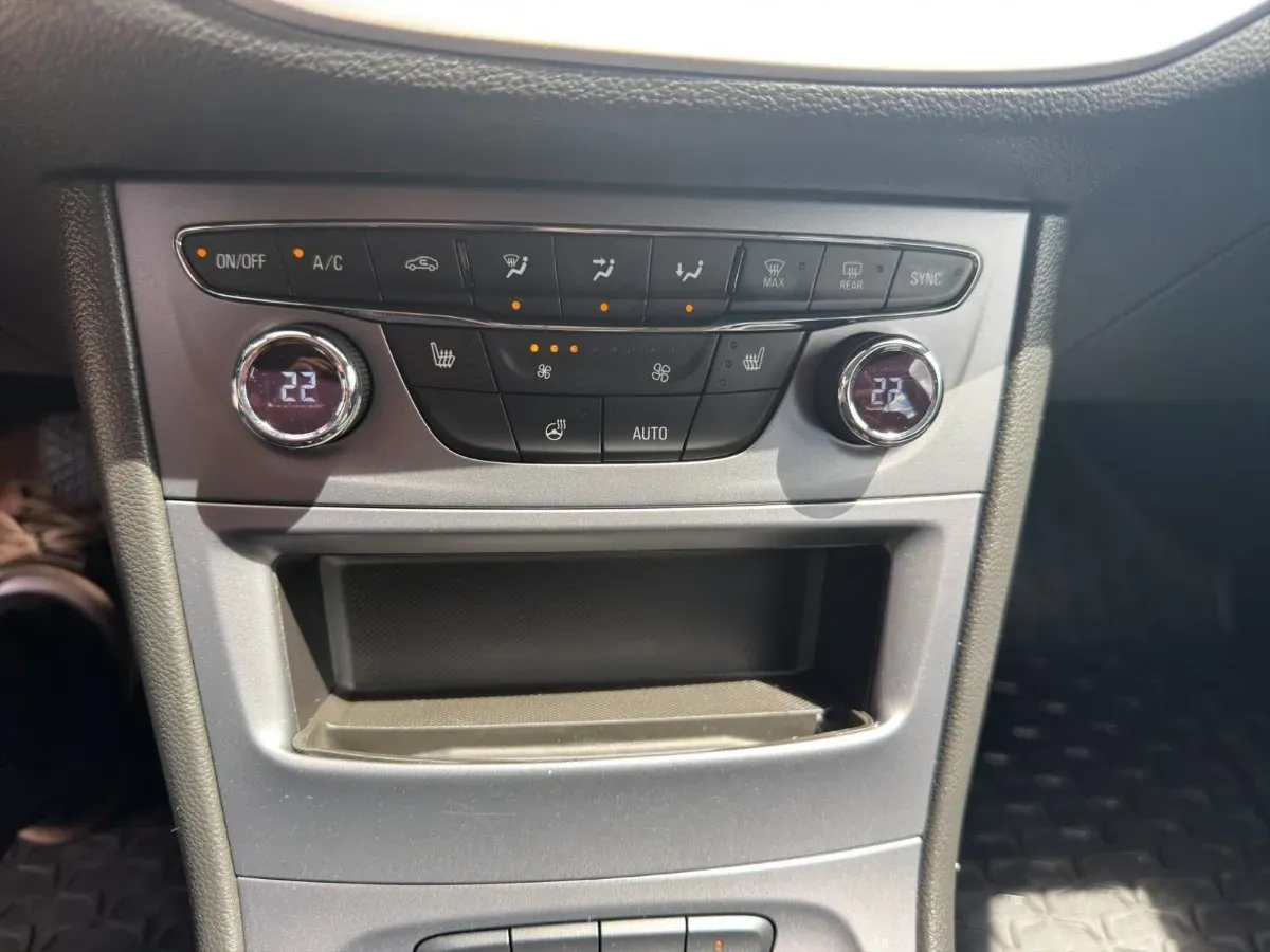 Opel Astra 2019 photo 2