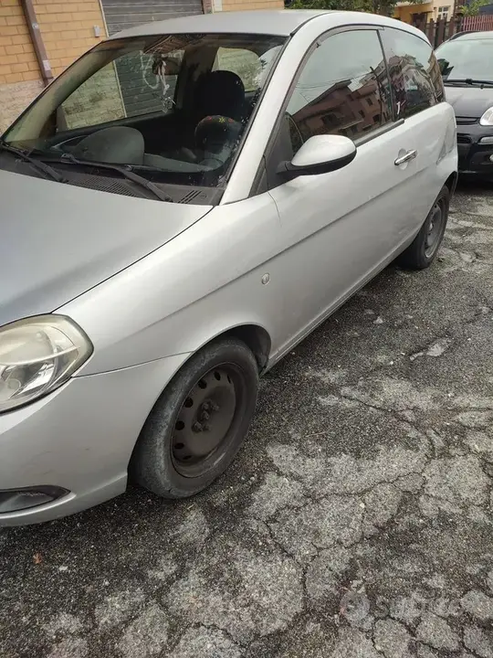Lancia Ypsilon 2008 photo 2