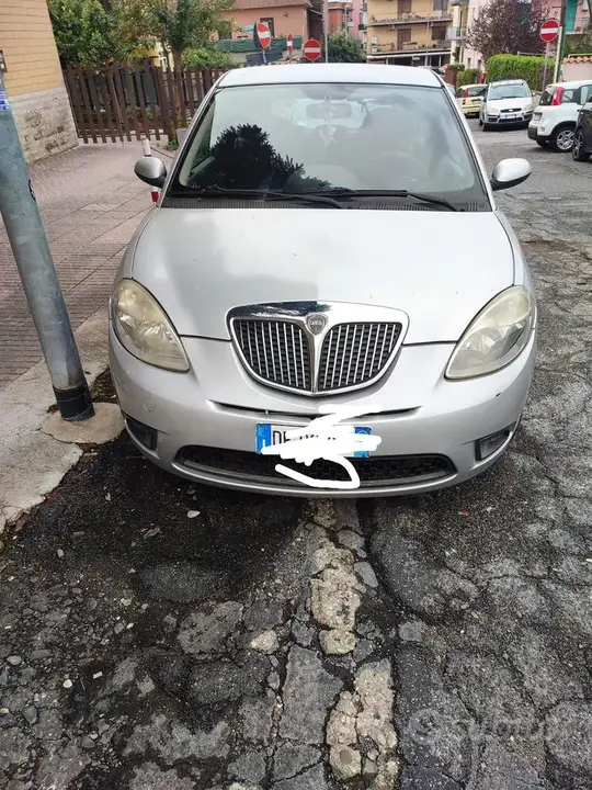 Lancia Ypsilon