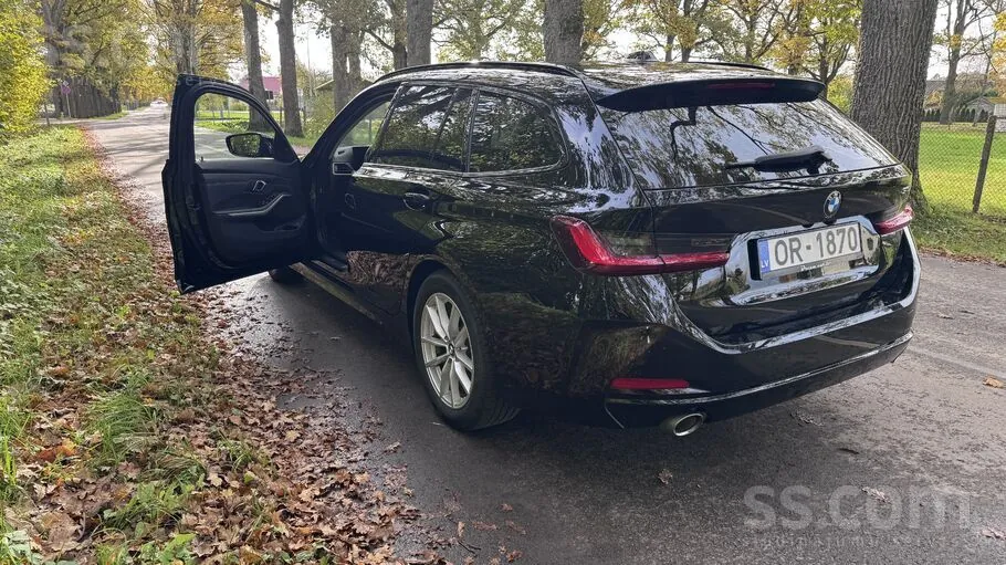 BMW 3 Series 2022 photo 2