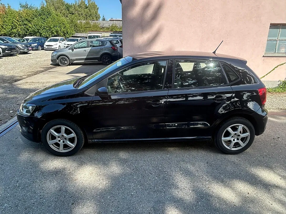 Volkswagen Polo 2011 photo 2
