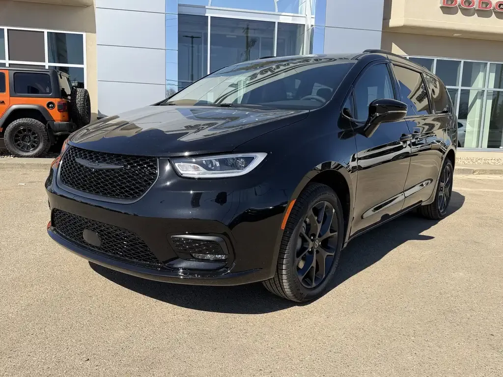 Chrysler Pacifica 2026 photo 2