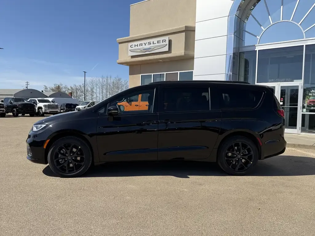 Chrysler Pacifica 2026 photo 3