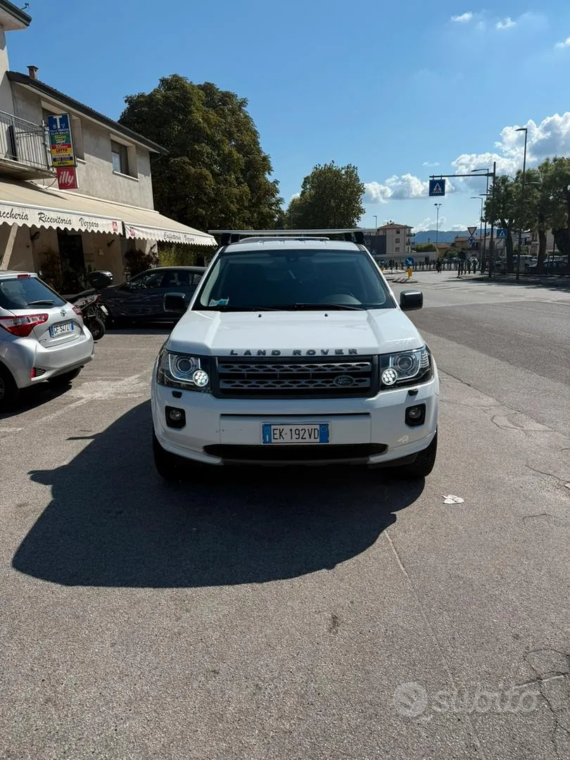Land Rover Freelander 2012 photo 4