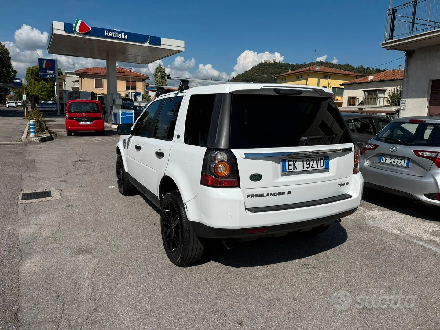 Land Rover Freelander 2012 photo 3