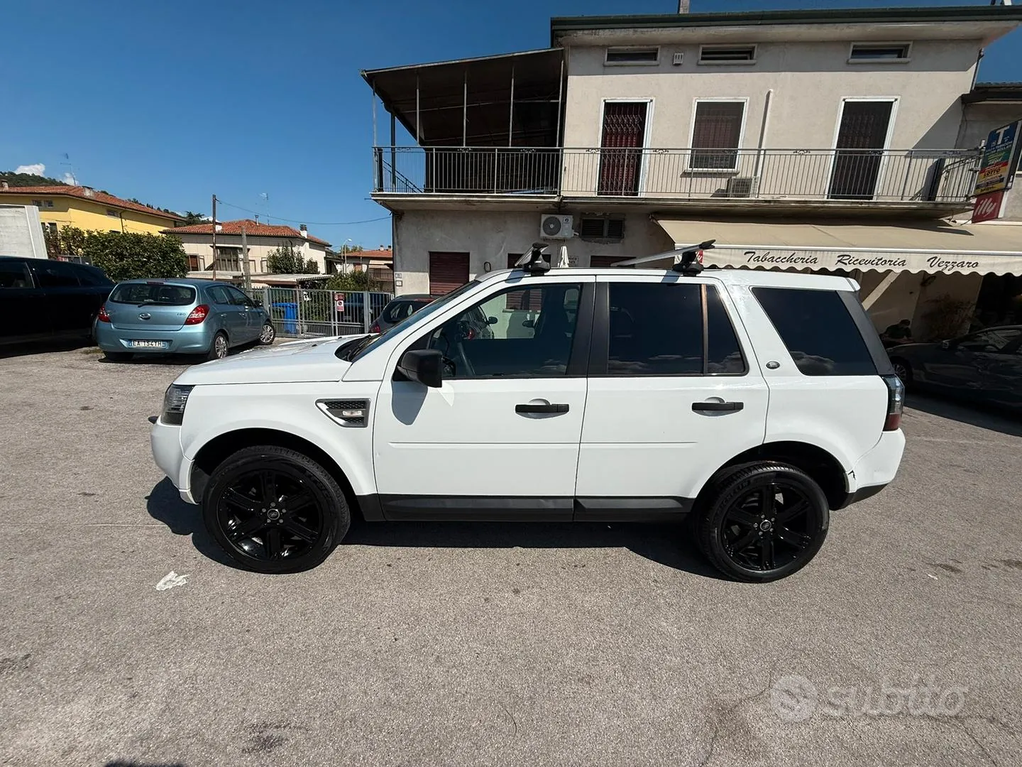 Land Rover Freelander 2012 photo 2