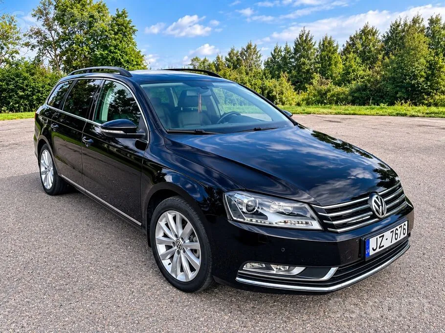 Volkswagen Passat 2011 photo 2