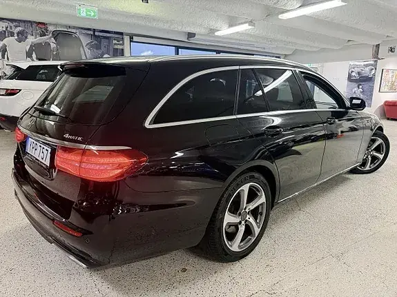 Mercedes-Benz E 220 2019 photo 5