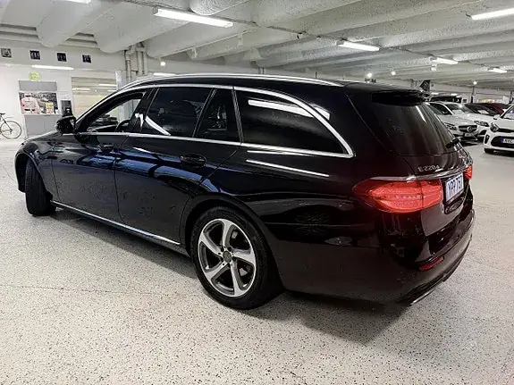 Mercedes-Benz E 220 2019 photo 2