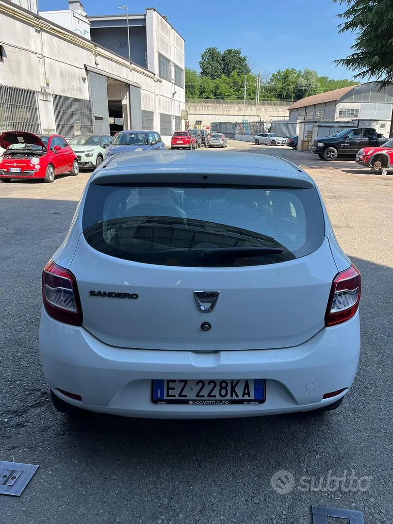 Dacia Sandero 2015 photo 4