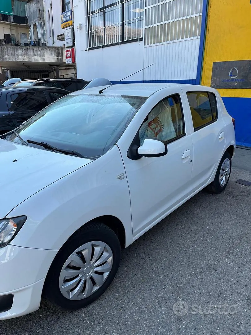 Dacia Sandero 2015 photo 2