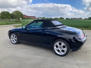 Alfa Romeo Spider 916