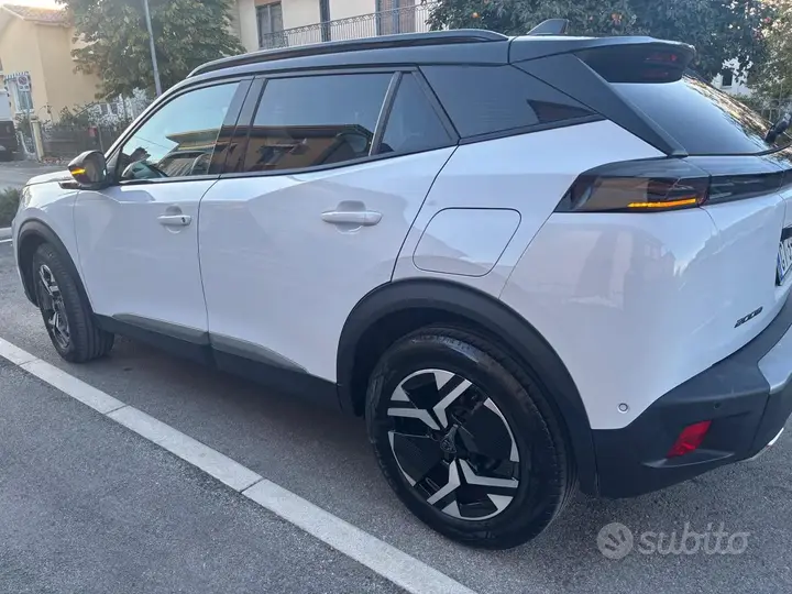 Peugeot 2008 2024 photo 4