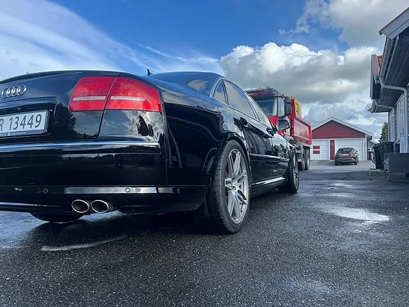 Audi S8 2008 photo 4