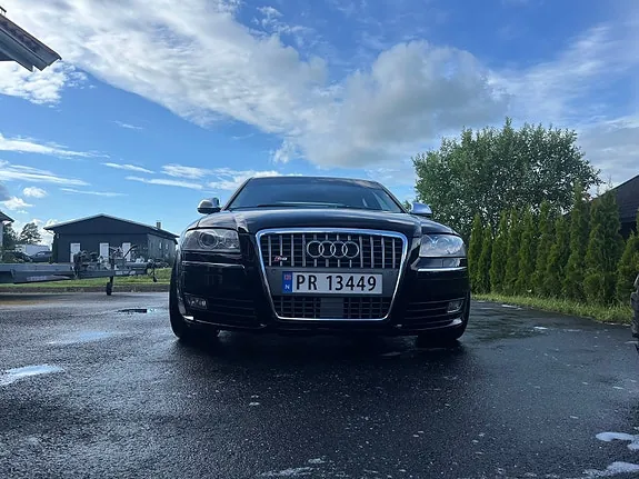Audi S8 2008 photo 2