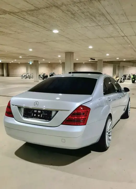 Mercedes-Benz S-Class 2006 photo 2