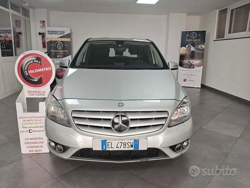 Mercedes-Benz B 180 Cdi Blueefficiency Executive 2012 photo 2