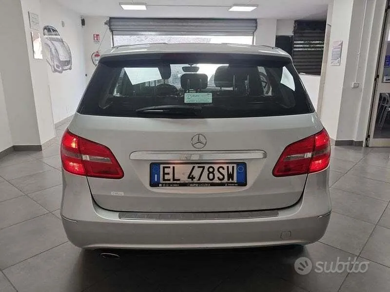Mercedes-Benz B 180 Cdi Blueefficiency Executive 2012 photo 4
