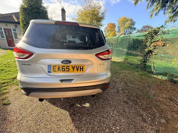 Ford Kuga 2015 photo 2