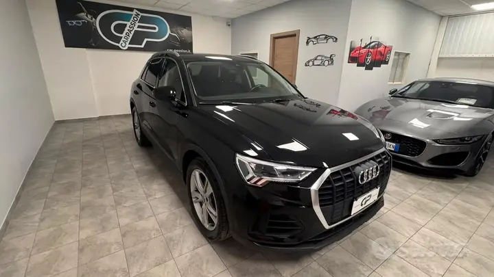 Audi Q3 2019 photo 2