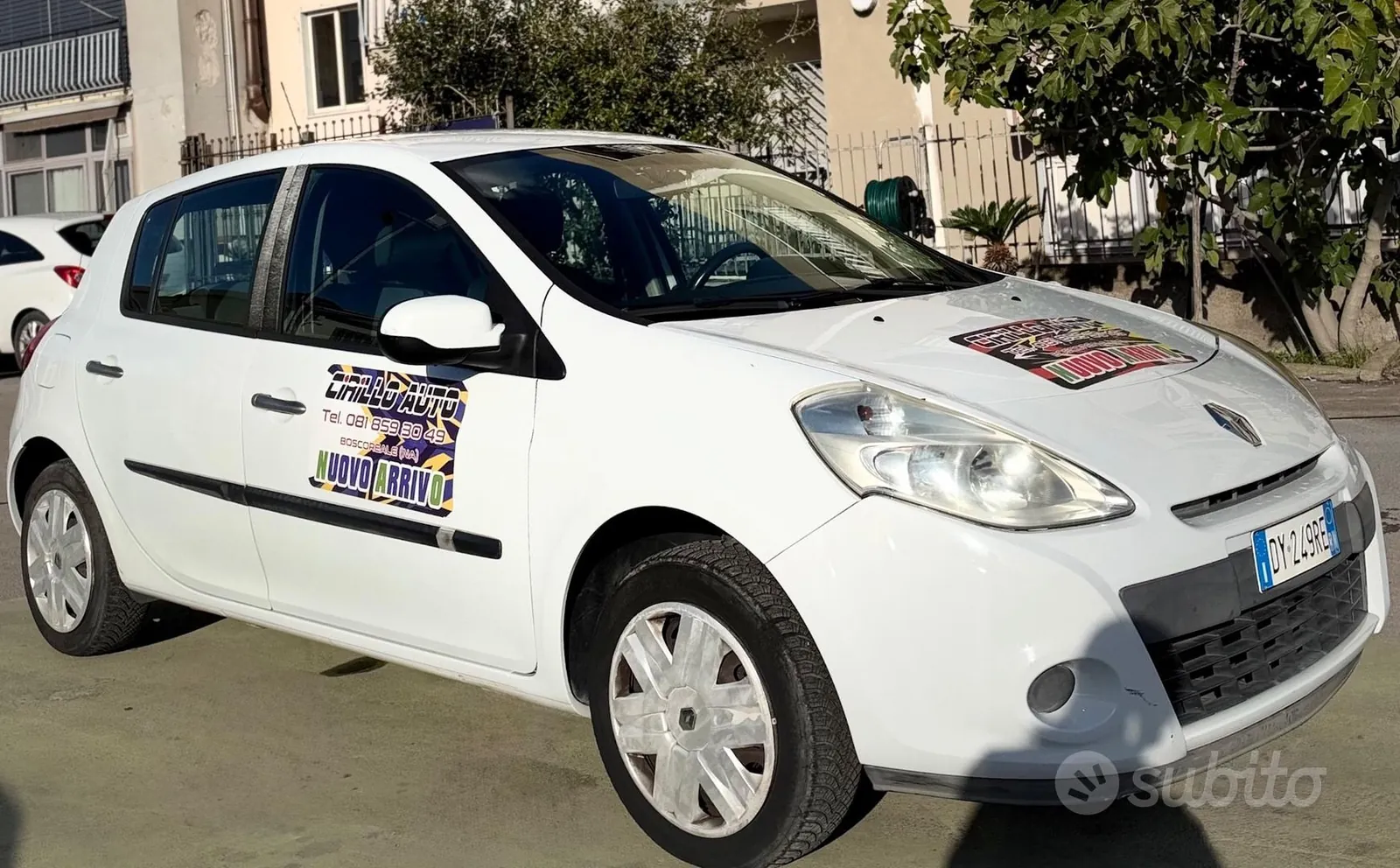 Renault Clio 2010 photo 2