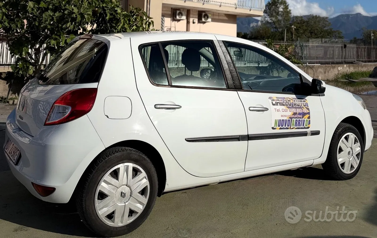 Renault Clio 2010 photo 3