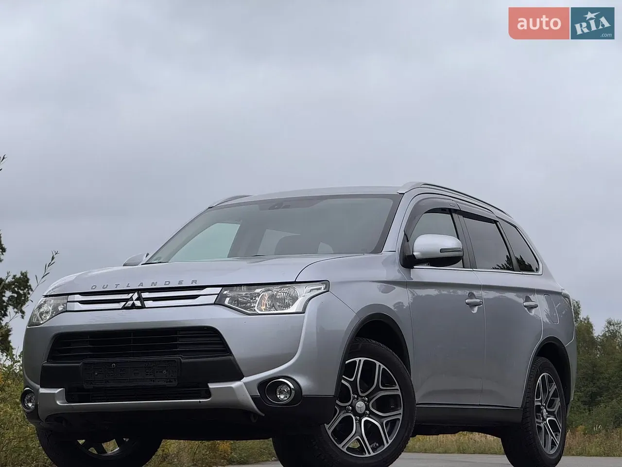 Mitsubishi Outlander 2015 photo 2