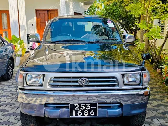 Toyota Hilux 1999 photo 2