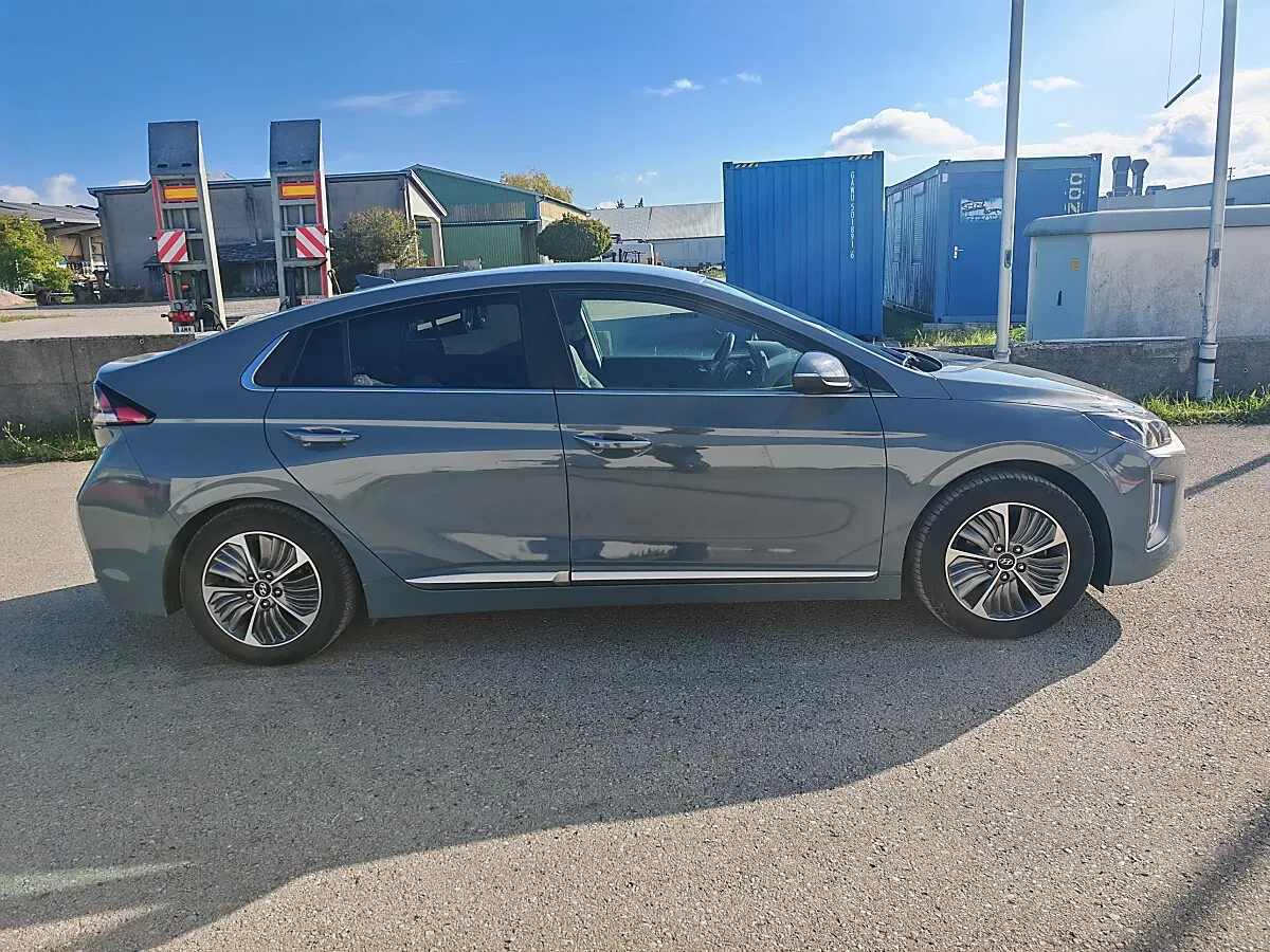 Hyundai Ioniq 2020 photo 2