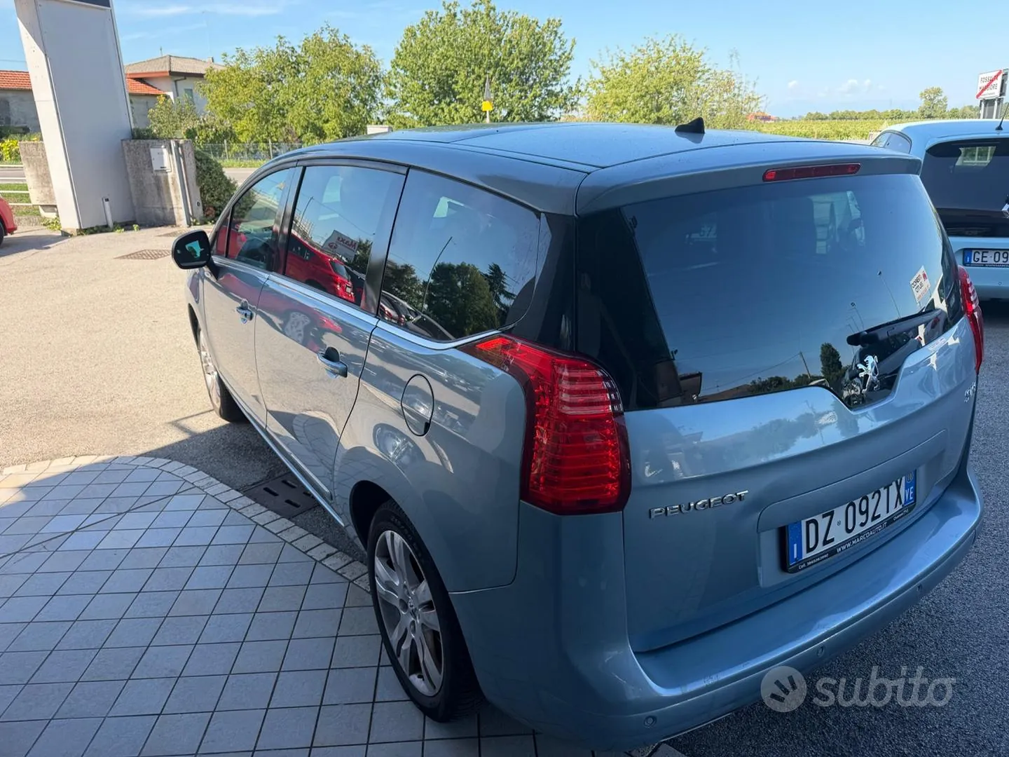 Peugeot 5008 2010 photo 4