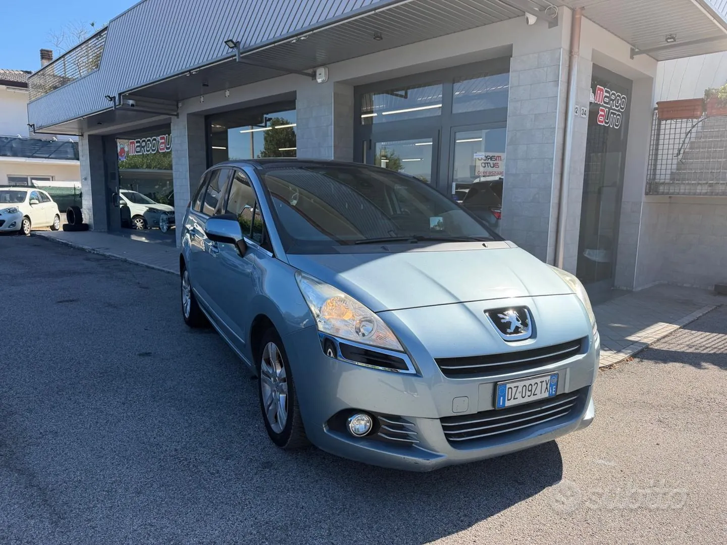 Peugeot 5008