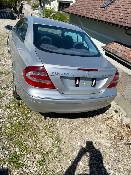 Mercedes-Benz Clk-Class 2004 photo 3