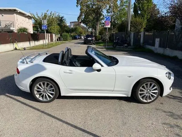 Fiat 124 Spider 2016 photo 3