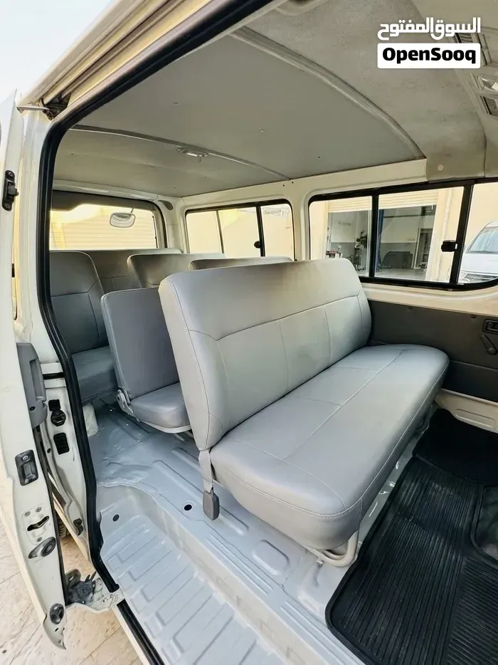 Toyota Hiace 2010 photo 4