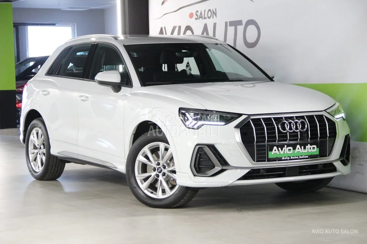 Audi Q3 2022 photo 2