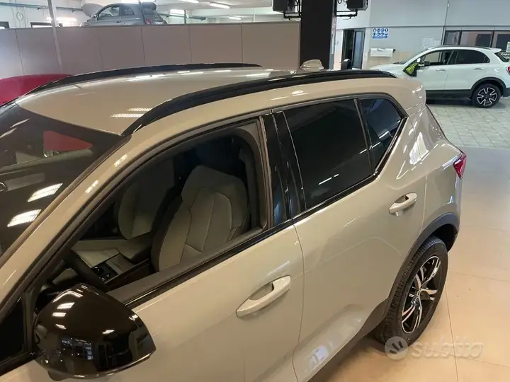 Volvo Xc40 2025 photo 4