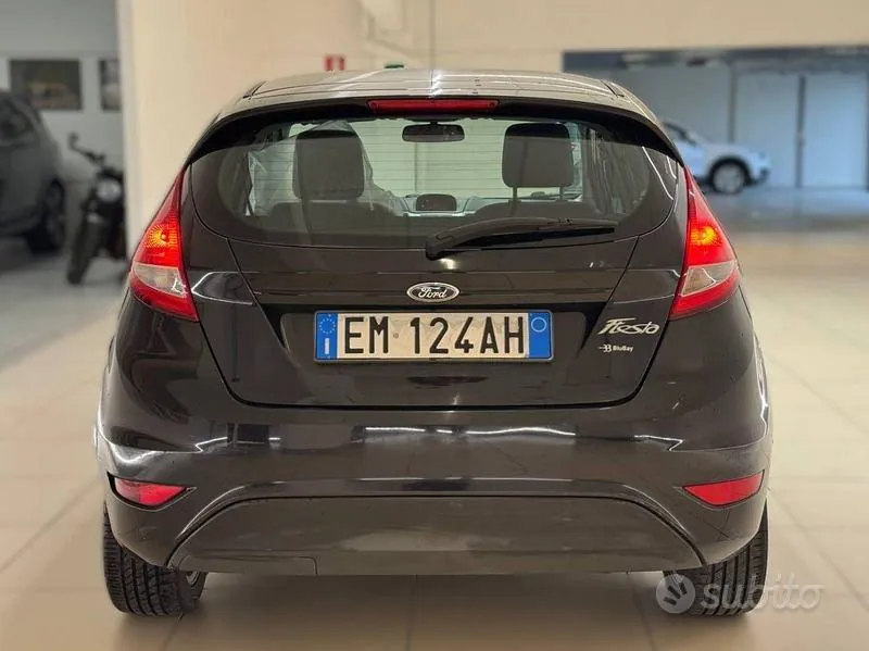 Ford Fiesta 2012 photo 4