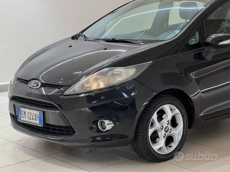Ford Fiesta 2012 photo 3